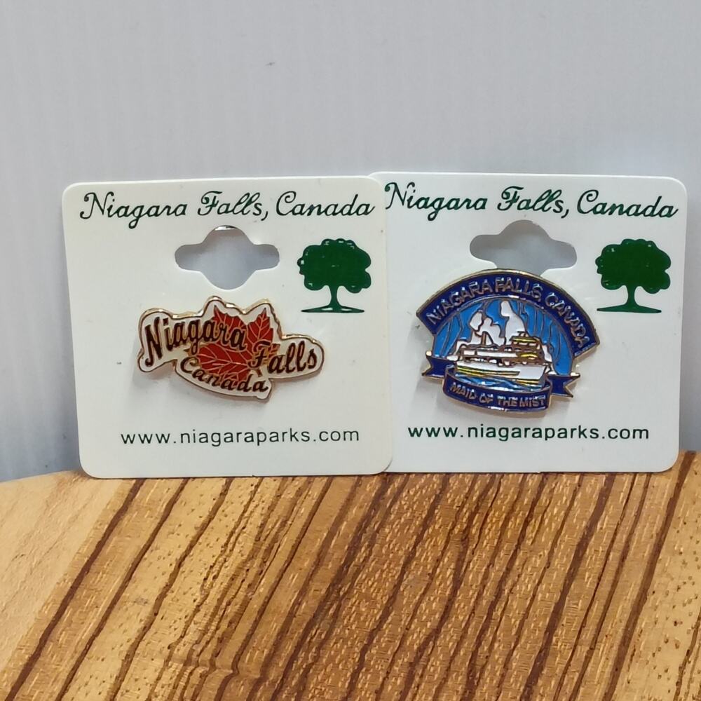 Vintage Pin badge Niagara Falls Maid Of The Mist & Maple Leaf Canada Souvenir